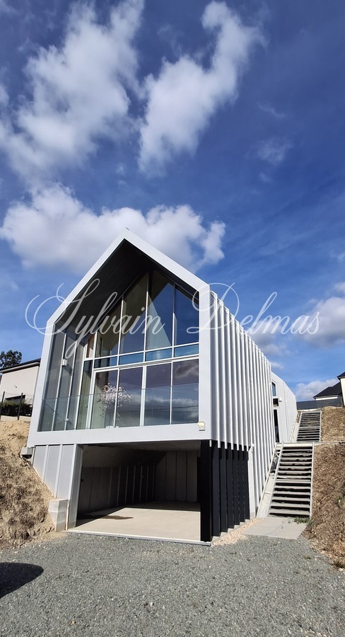 Maison d'architecte — Maison contemporaine atypique à vendre 6 pièces proche de TOURS.