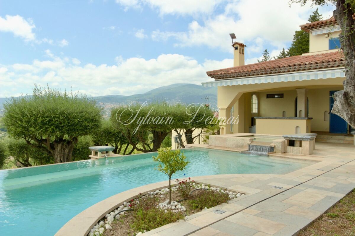 Villa — Luxueuse propriété sur plus de 3,4 hectares de terrain