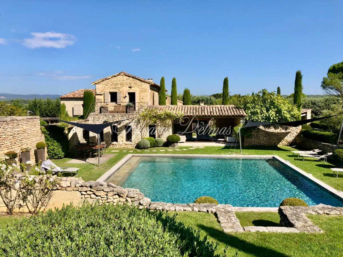 Maison provençale — A OPPEDE exceptionnelle propriété du 18 eme de près de 465 m2 entourée d'oliviers et de vignes