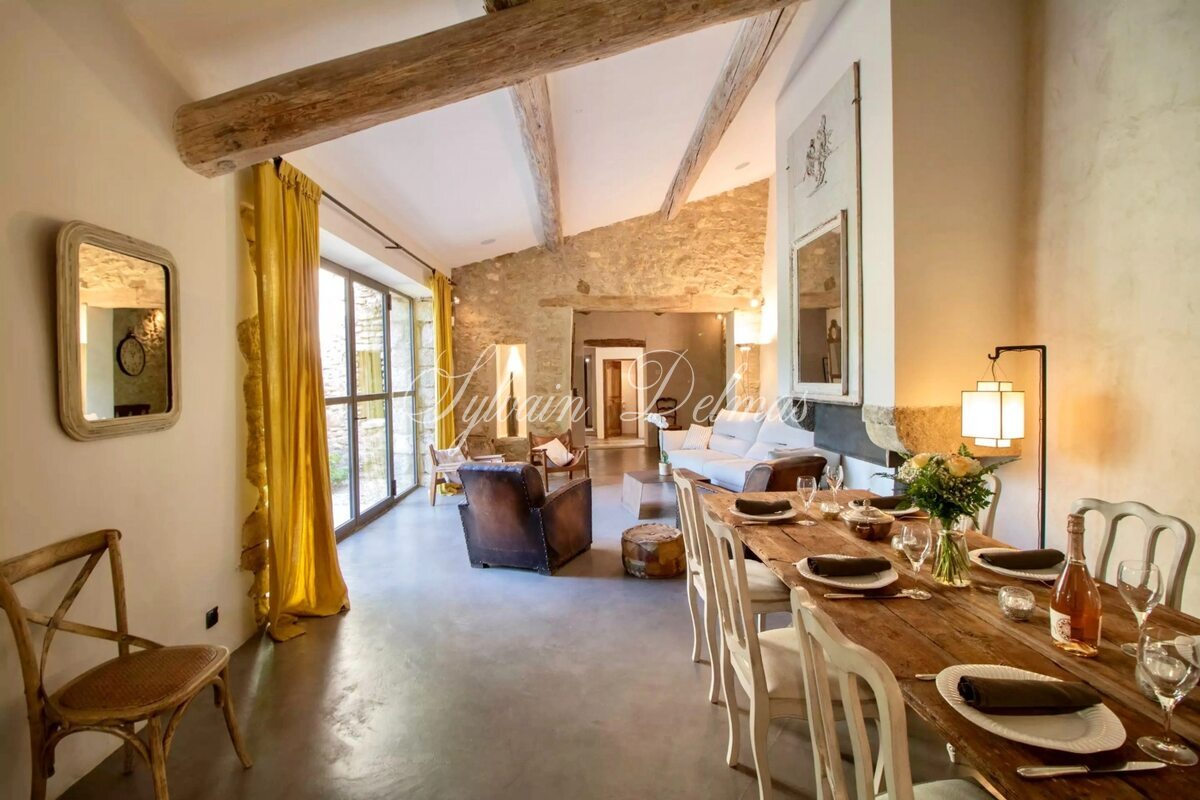 Maison provençale — A OPPEDE exceptionnelle propriété du 18 eme de près de 465 m2 entourée d'oliviers et de vignes