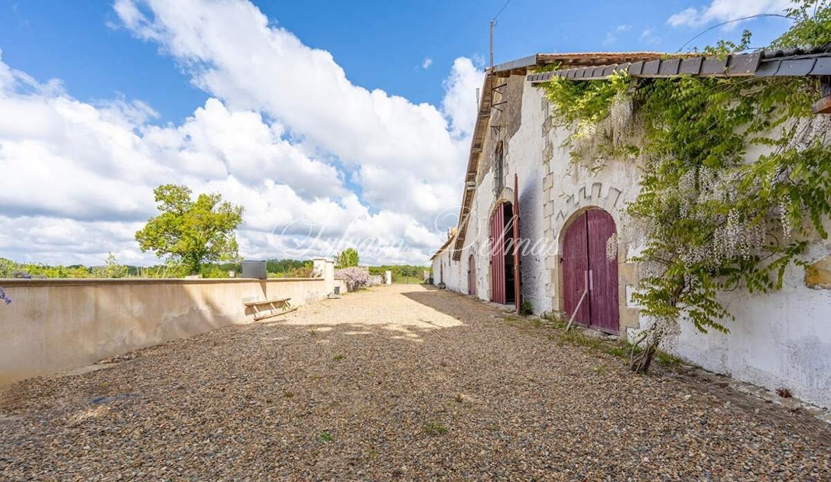 Manoir proche de Tours avec piscine