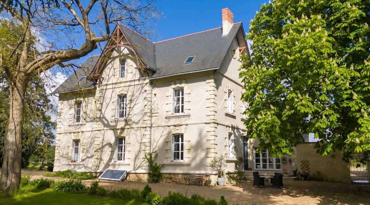 Manoir proche de Tours avec piscine