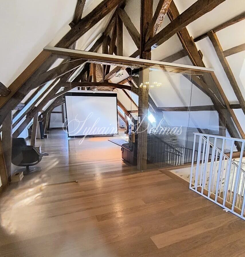 Domaine — Château du XVII eme situe à 25 min de Limoges sur a magnifique plan d'eau et un parc de 27ha