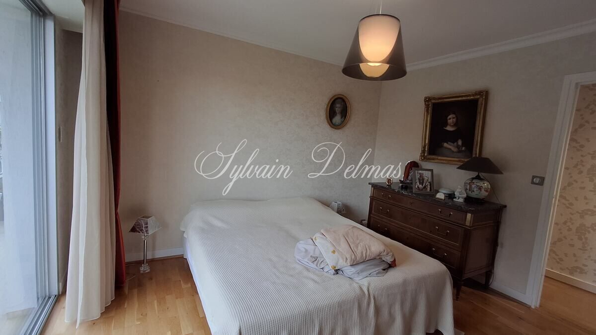 Appartement d'exception — Superbe appartement de 150m2 ultra lumineux aux jardin des Prébendes à Tours