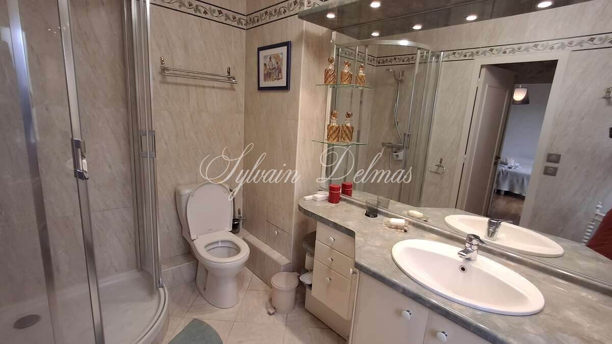 Appartement d'exception — Superbe appartement de 150m2 ultra lumineux aux jardin des Prébendes à Tours