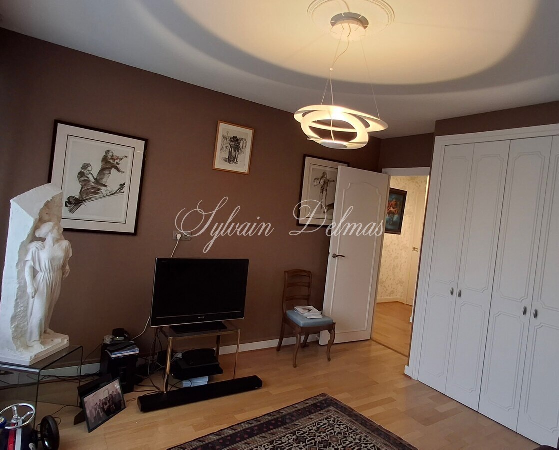 Appartement d'exception — Superbe appartement de 150m2 ultra lumineux aux jardin des Prébendes à Tours
