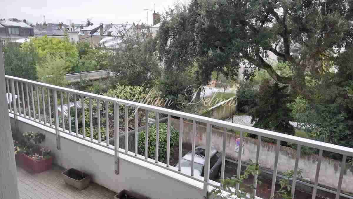 Appartement d'exception — Superbe appartement de 150m2 ultra lumineux aux jardin des Prébendes à Tours