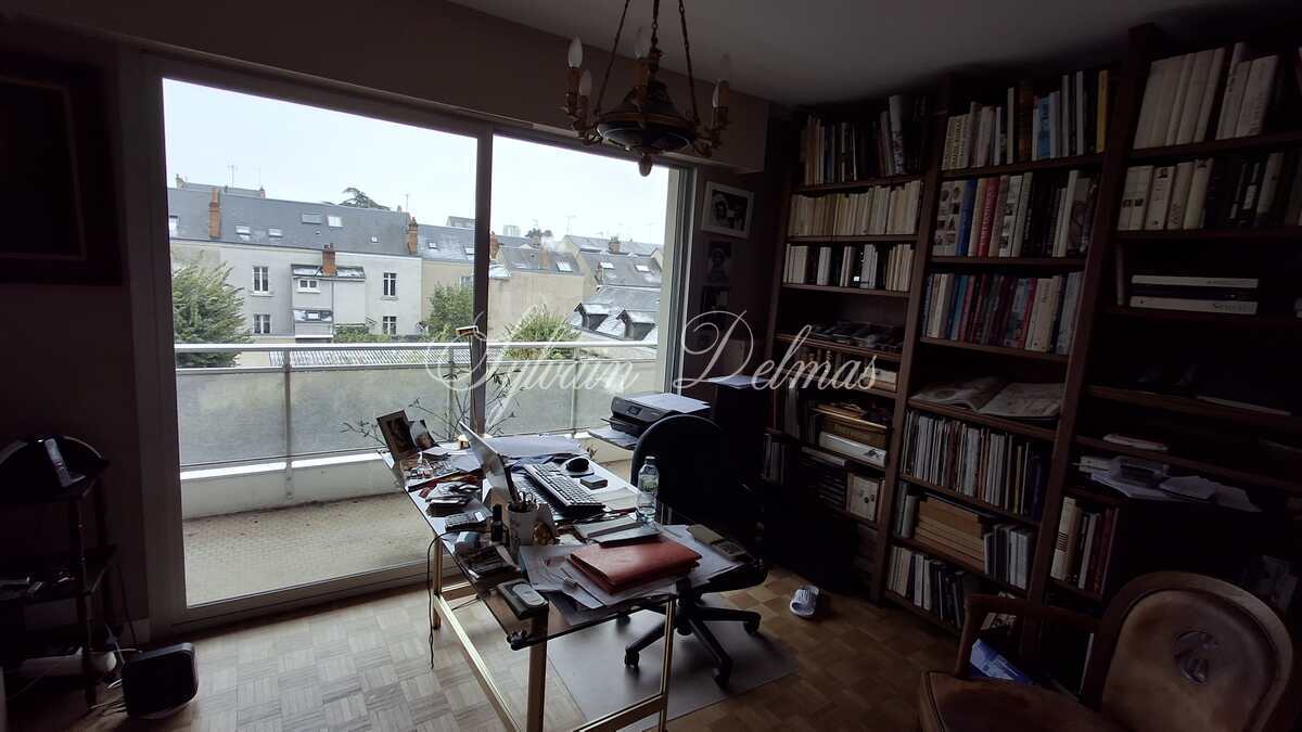 Appartement d'exception — Superbe appartement de 150m2 ultra lumineux aux jardin des Prébendes à Tours