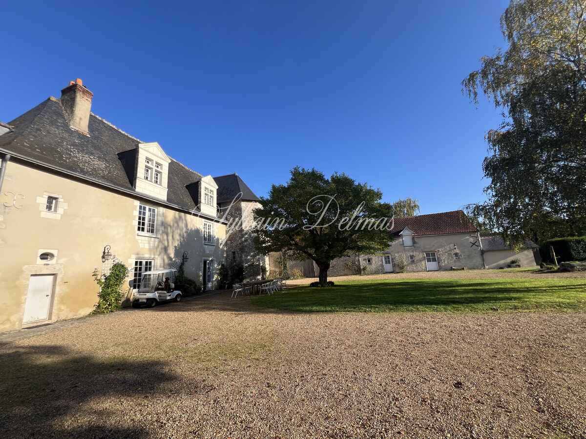 Château — CHATEAU XV ET XVIII ème périphérie de TOURS