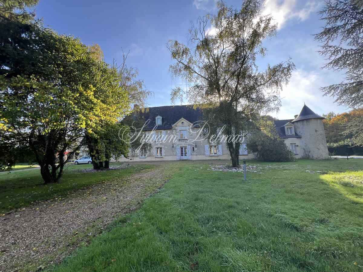Château — CHATEAU XV ET XVIII ème périphérie de TOURS