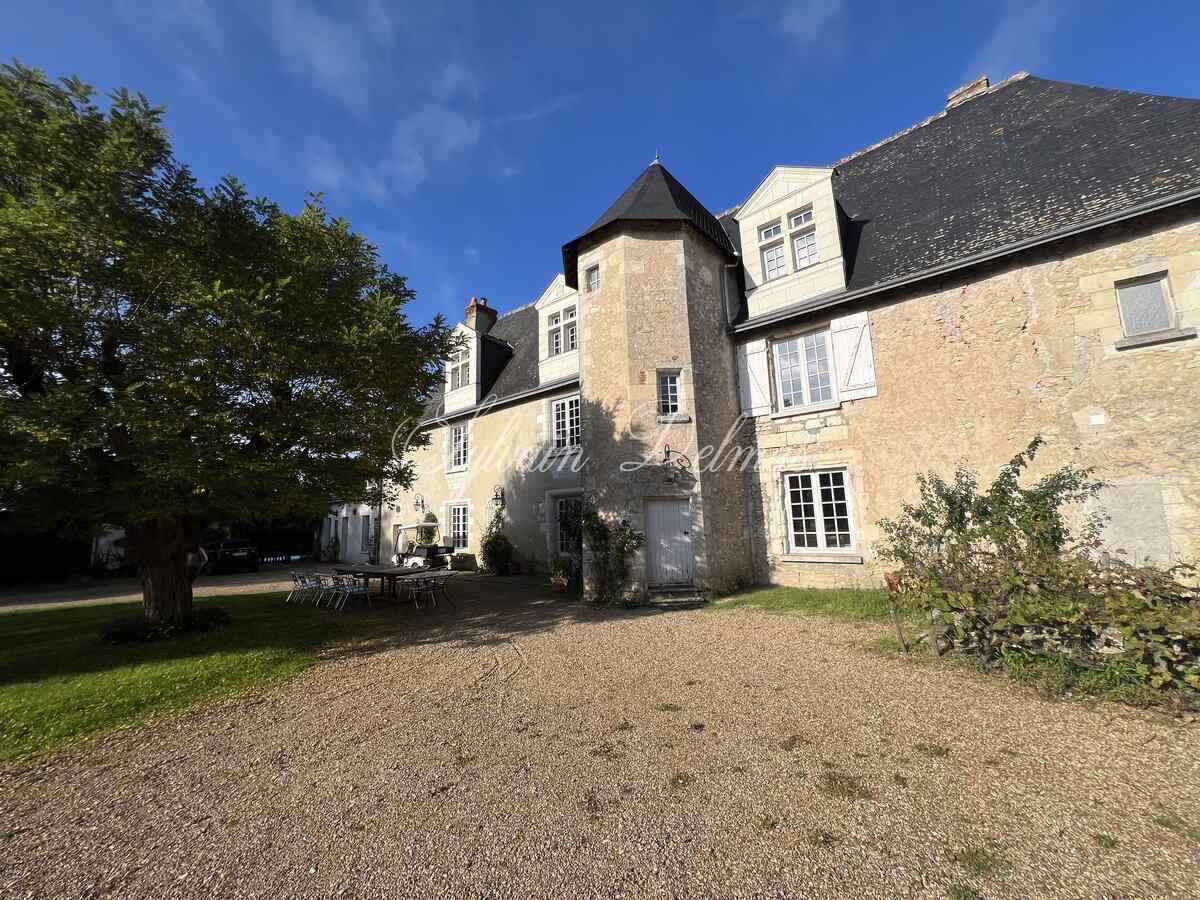 Château — CHATEAU XV ET XVIII ème périphérie de TOURS