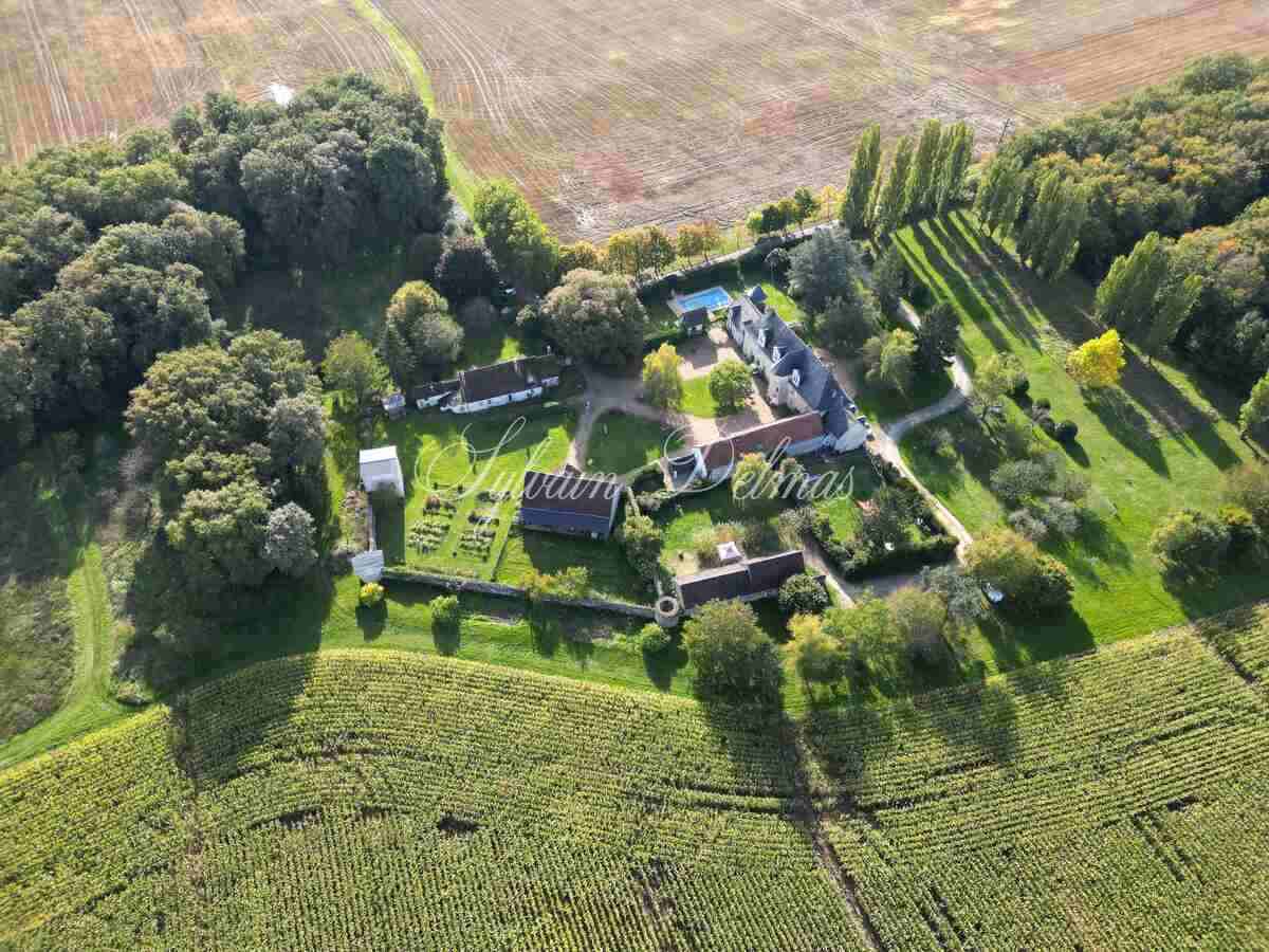 Château — CHATEAU XV ET XVIII ème périphérie de TOURS