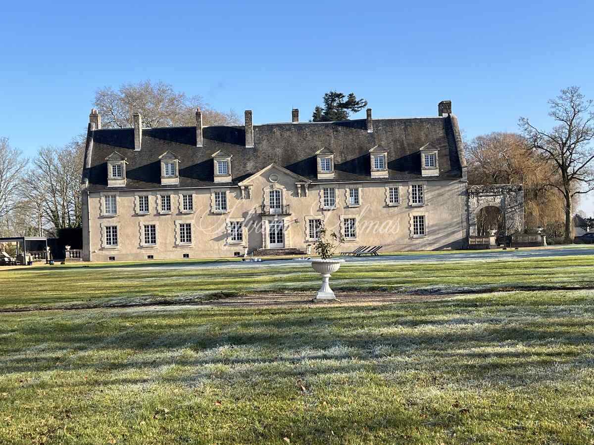 Château historique du XVIII ème à 30 minutes de Tours ancienne demeure de LAFAYETTE