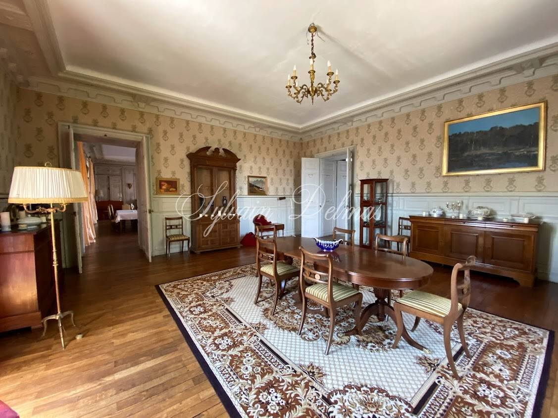 Château historique classé pittoresque 40 KM de Sancerre 2H30 de Paris