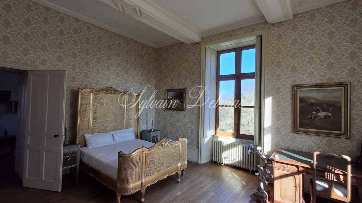 Propriété équestre — Beau château  XIX eme à vendre en Haut-Anjou.