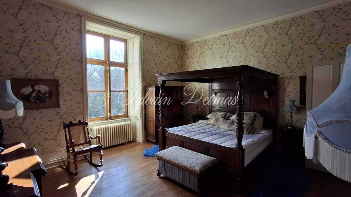 Propriété équestre — Beau château  XIX eme à vendre en Haut-Anjou.