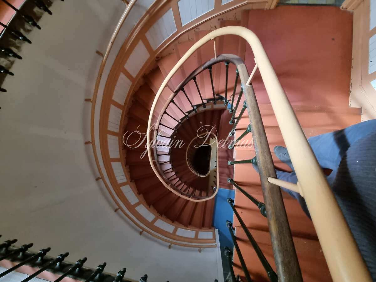 Hôtel particulier — Ancien prieuré à restaurer idéalement à 5 minutes du centre de Tours.