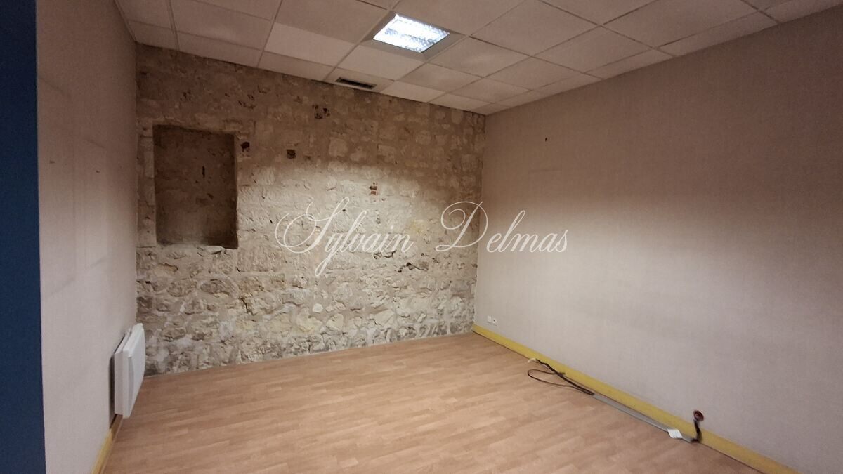 Immeuble de prestige — Immeuble ancien à usage mixte dans le vieux Tours de 400m2.