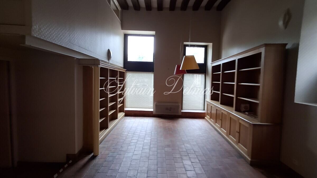 Immeuble de prestige — Immeuble ancien à usage mixte dans le vieux Tours de 400m2.