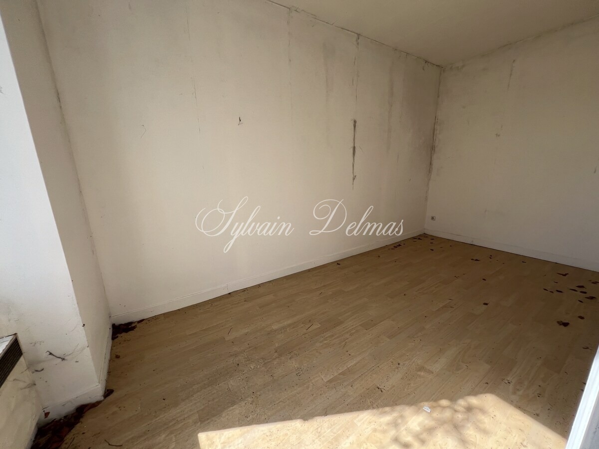 IMMEUBLE DE 1700 M2 42 APPARTEMENTS À RESTAURER TOTALEMENT