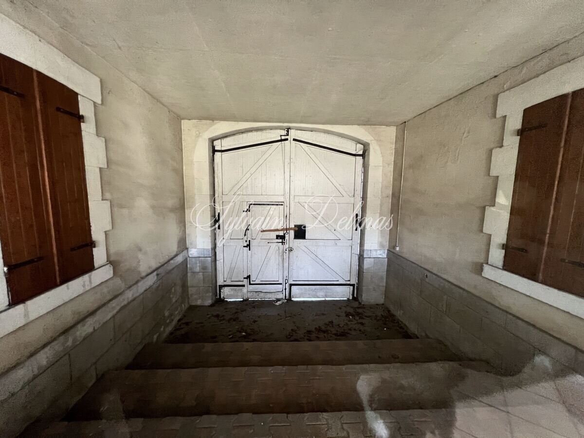 IMMEUBLE DE 1700 M2 42 APPARTEMENTS À RESTAURER TOTALEMENT