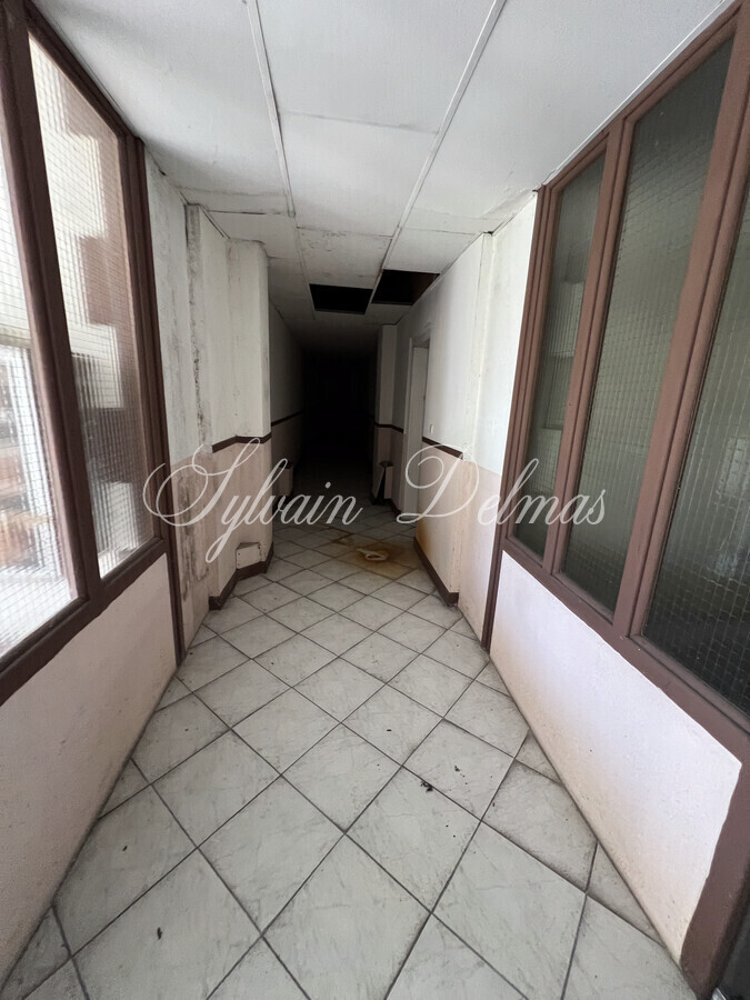 IMMEUBLE DE 1700 M2 42 APPARTEMENTS À RESTAURER TOTALEMENT
