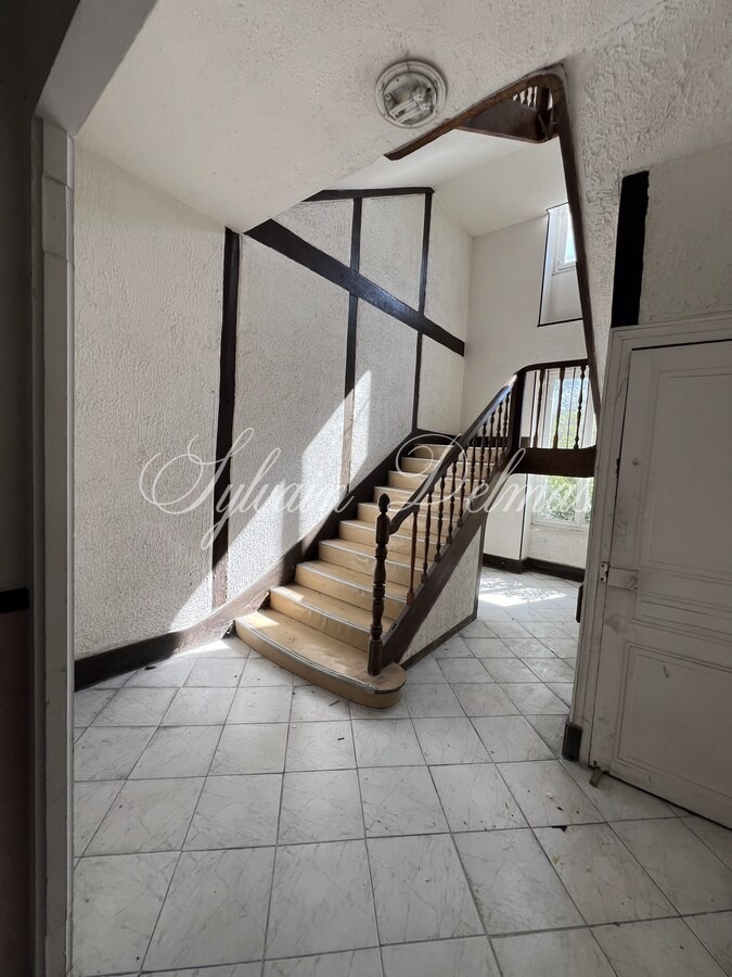 IMMEUBLE DE 1700 M2 42 APPARTEMENTS À RESTAURER TOTALEMENT