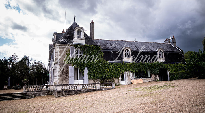 Château à 10 min de Tours de 500m2 sur un magnifique parc de 5ha.