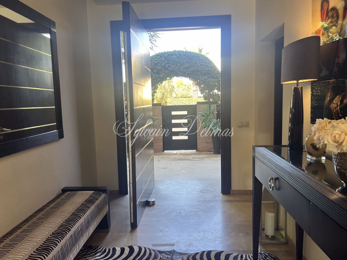 VILLA 350 M2 A AMELKIS