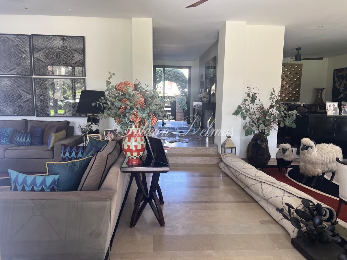 VILLA 350 M2 A AMELKIS