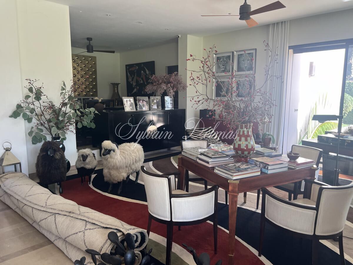 VILLA 350 M2 A AMELKIS