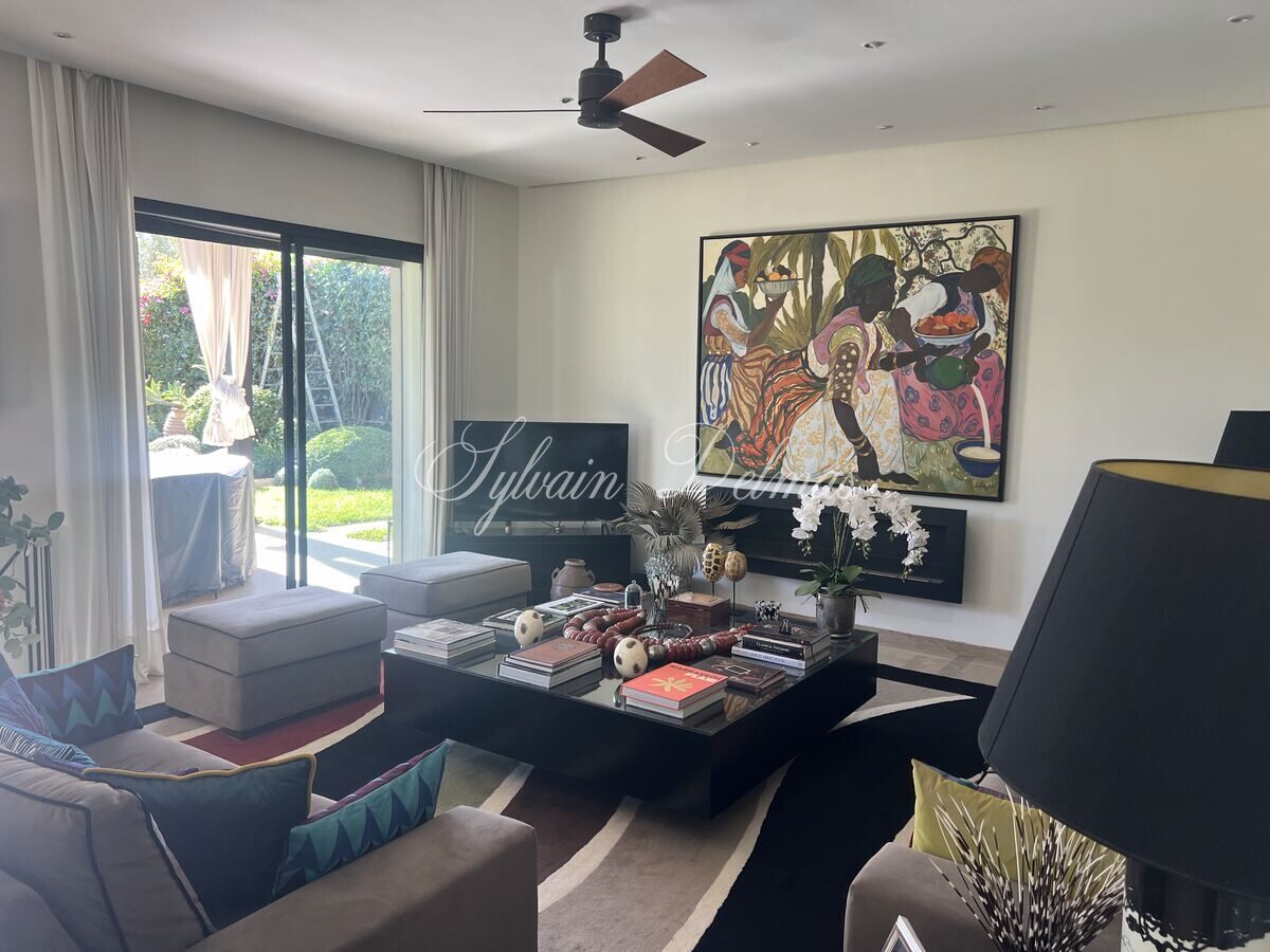 VILLA 350 M2 A AMELKIS