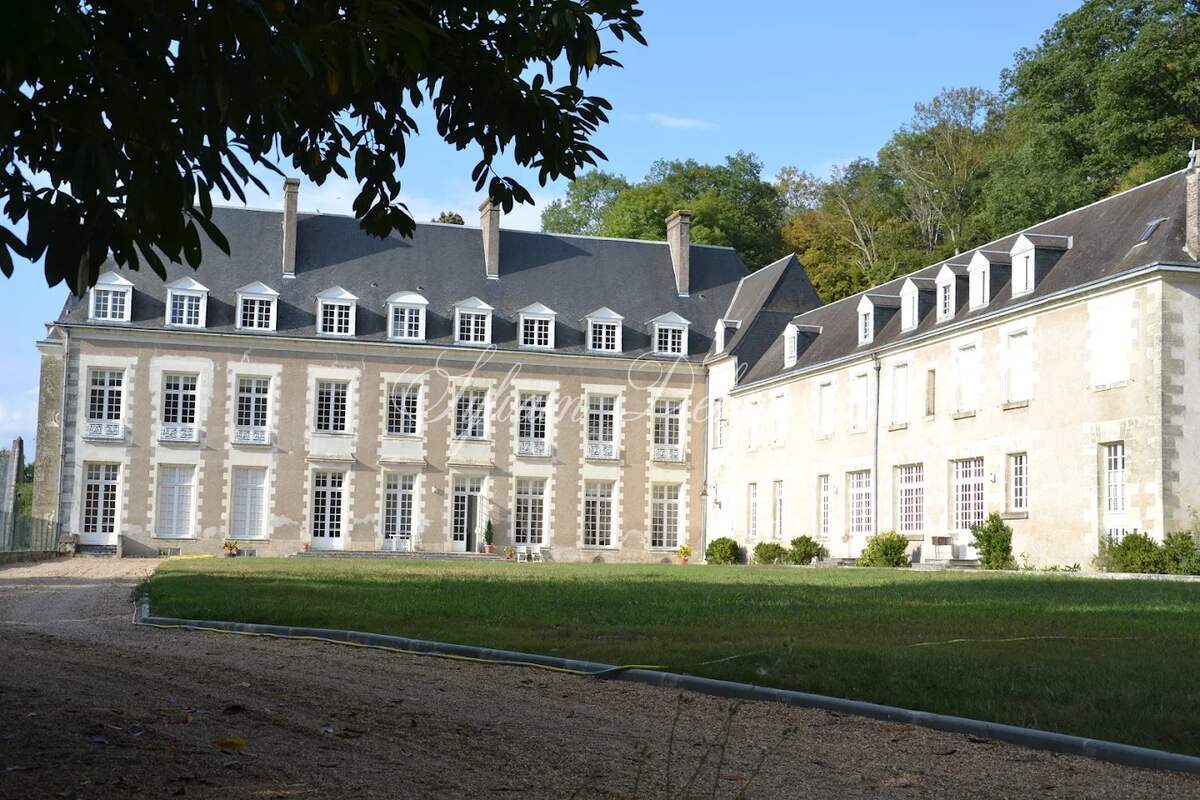 FABULEUX CHÂTEAU XVII ÈME EN VAL DE LOIRE