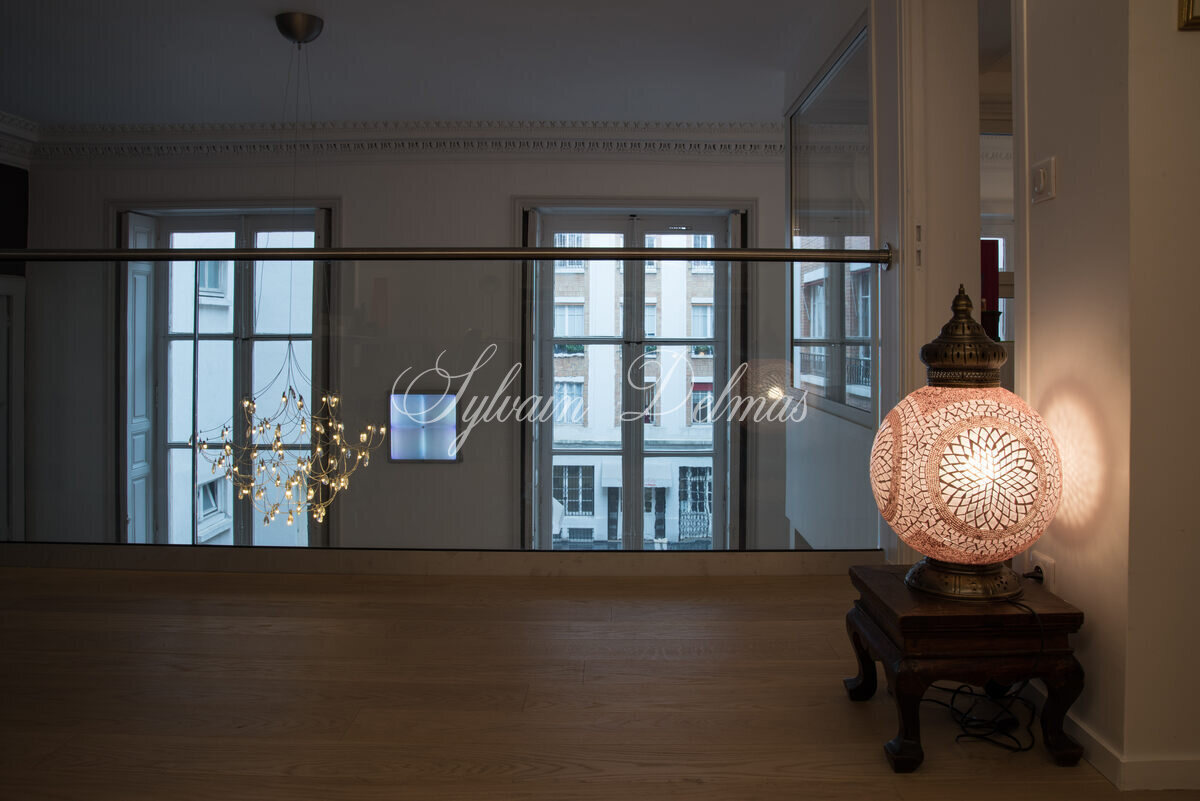 Appartement d'exception — Appartement parisien d'exception – Charme de l'ancien & modernité élégante dans le 9ème.