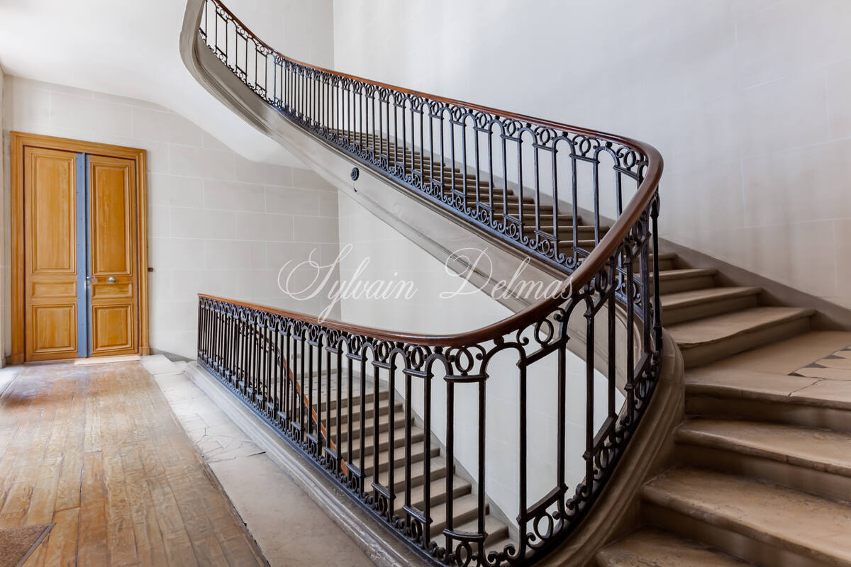 Appartement d'exception — Appartement parisien d'exception – Charme de l'ancien & modernité élégante dans le 9ème.