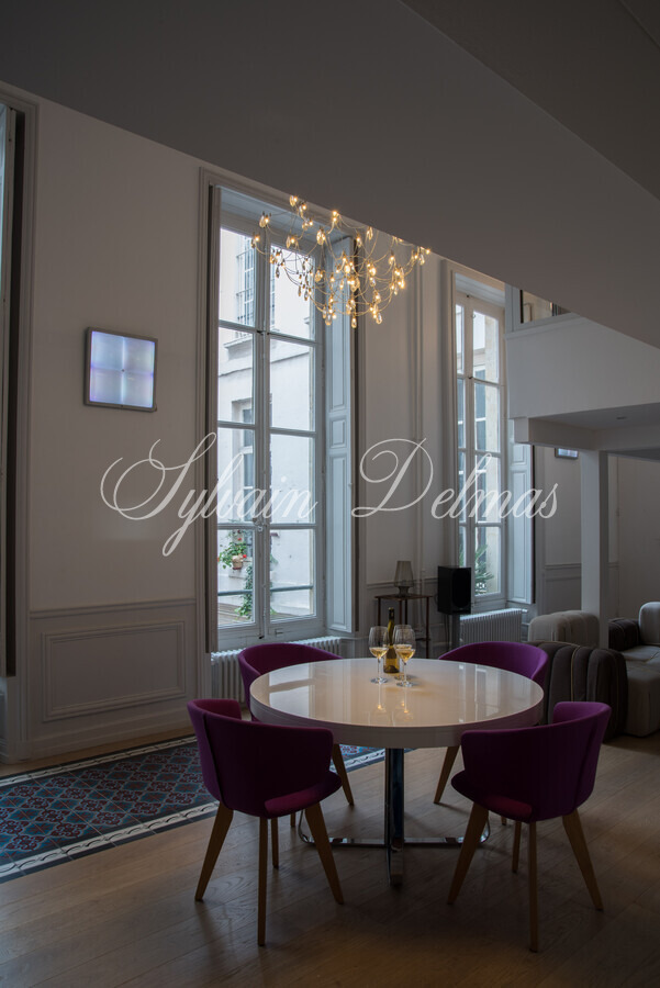 Appartement d'exception — Appartement parisien d'exception – Charme de l'ancien & modernité élégante dans le 9ème.
