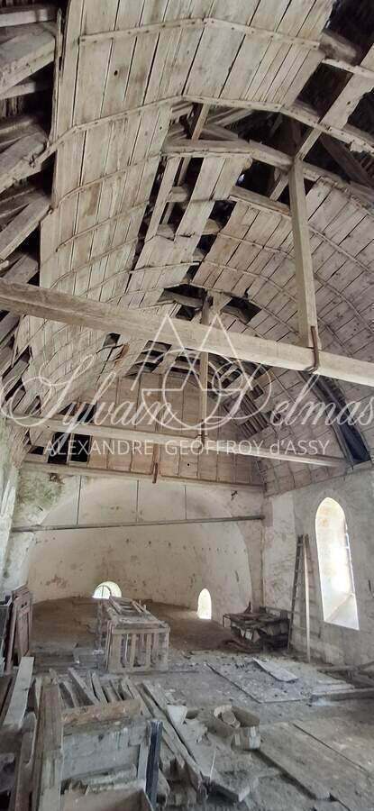 Châteaux du XIX eme entièrement rénovée surplombant une charmante rivière, proche de Chambord et Blois.