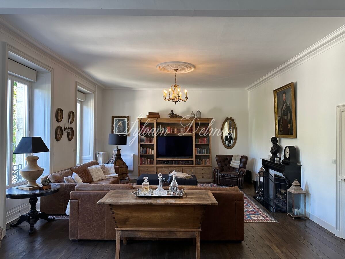 Château — Maison de maitre complétement rénovée sur la route de Richard coeur de Lion