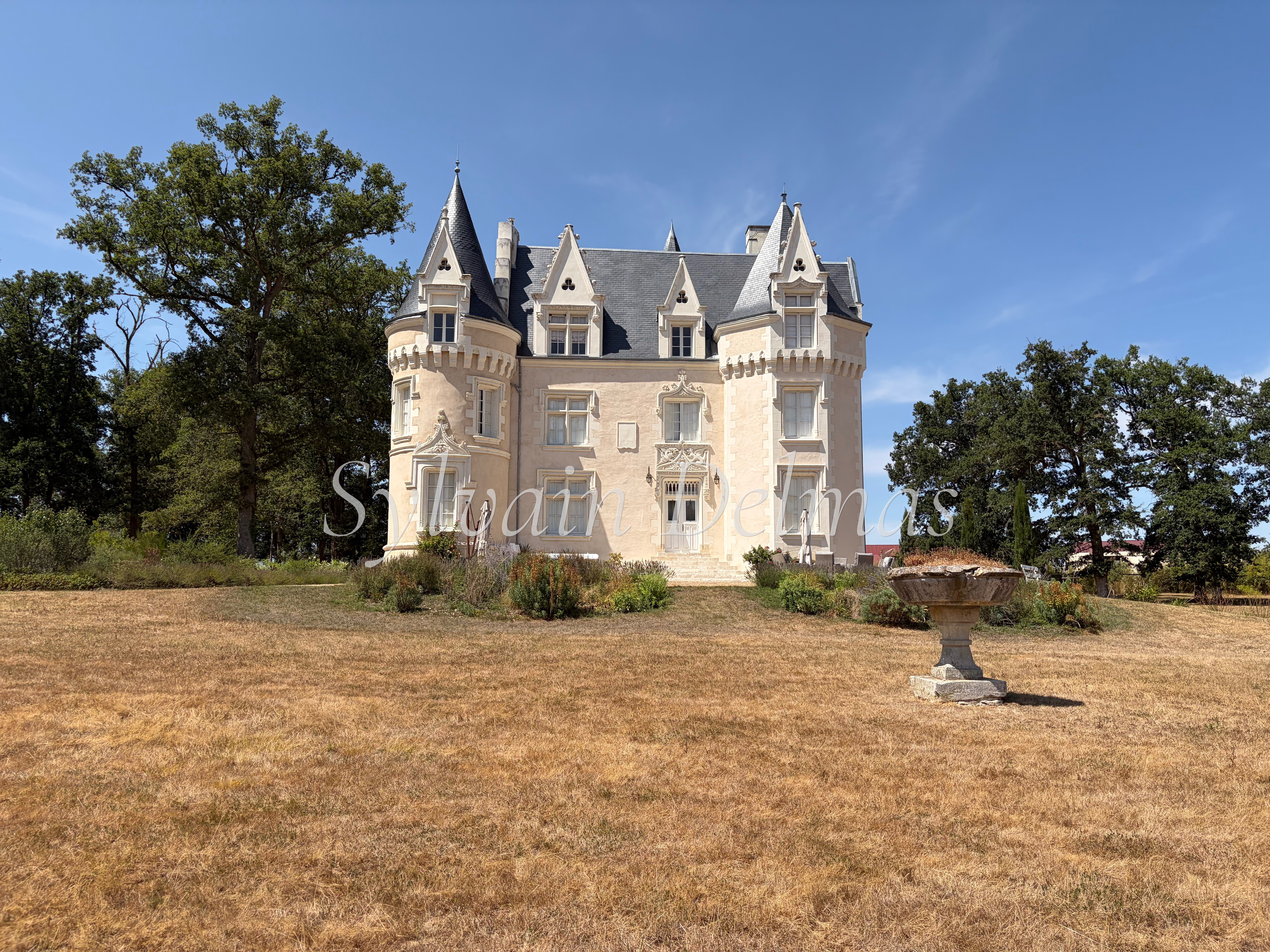 CHATEAU XIXème restaurè