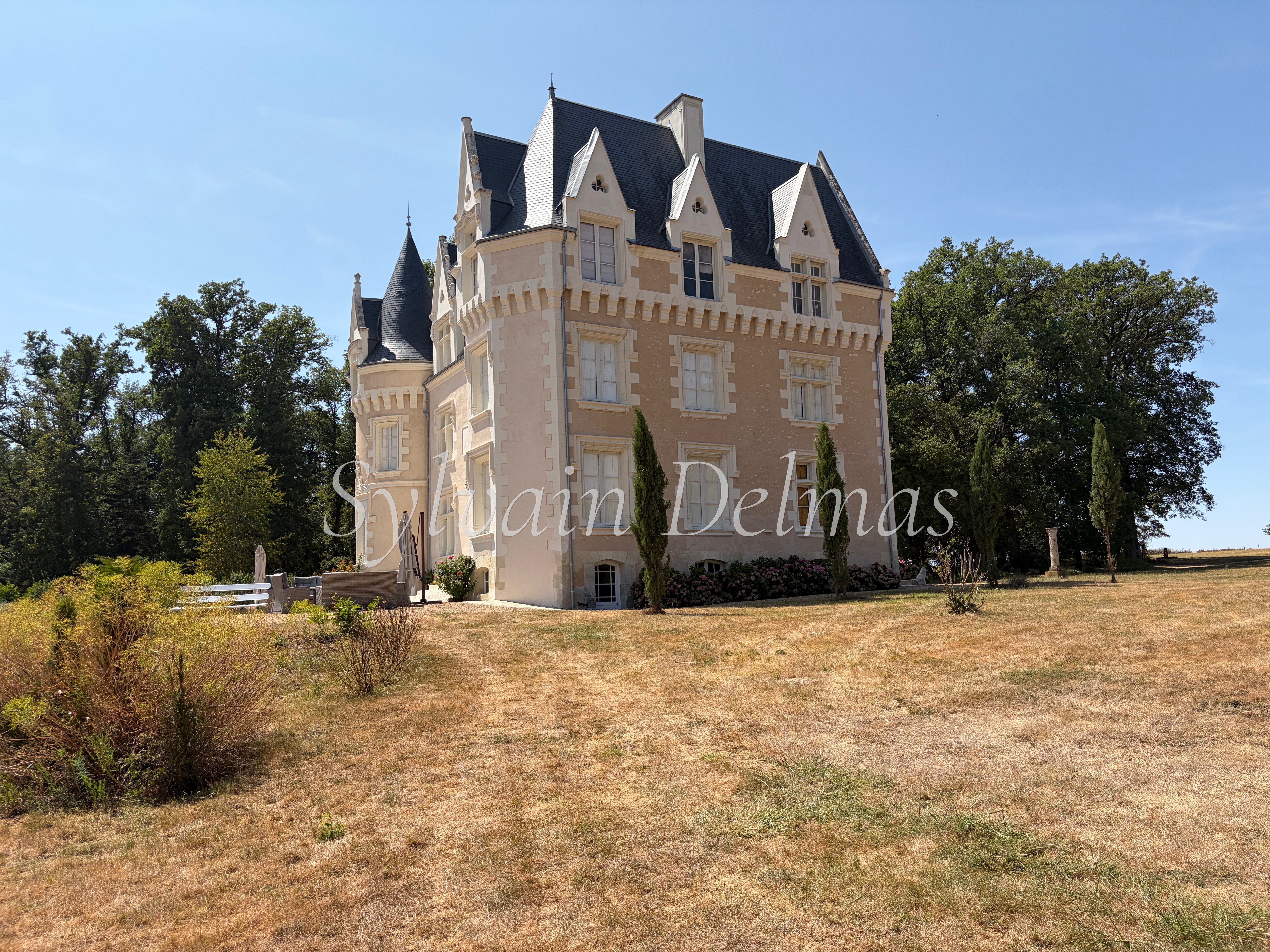 CHATEAU XIXème restaurè