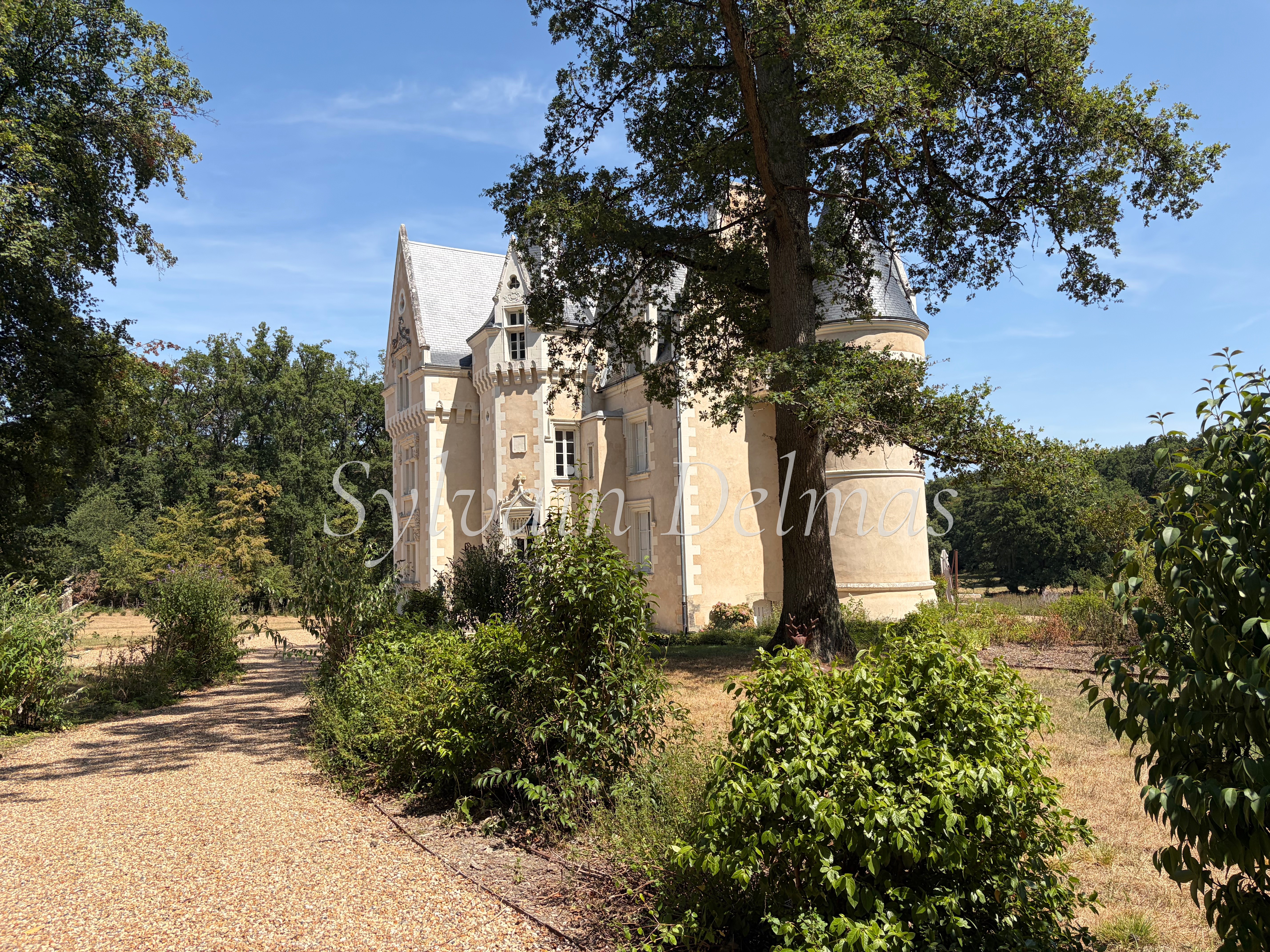 CHATEAU XIXème restaurè