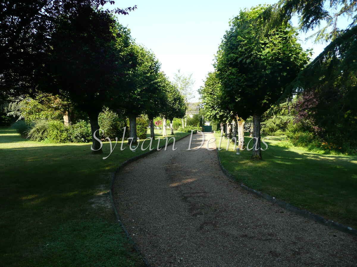 PROPRIETE SUR 1.5 HECTARES EN PERIPHERIE DE TOURS SUD