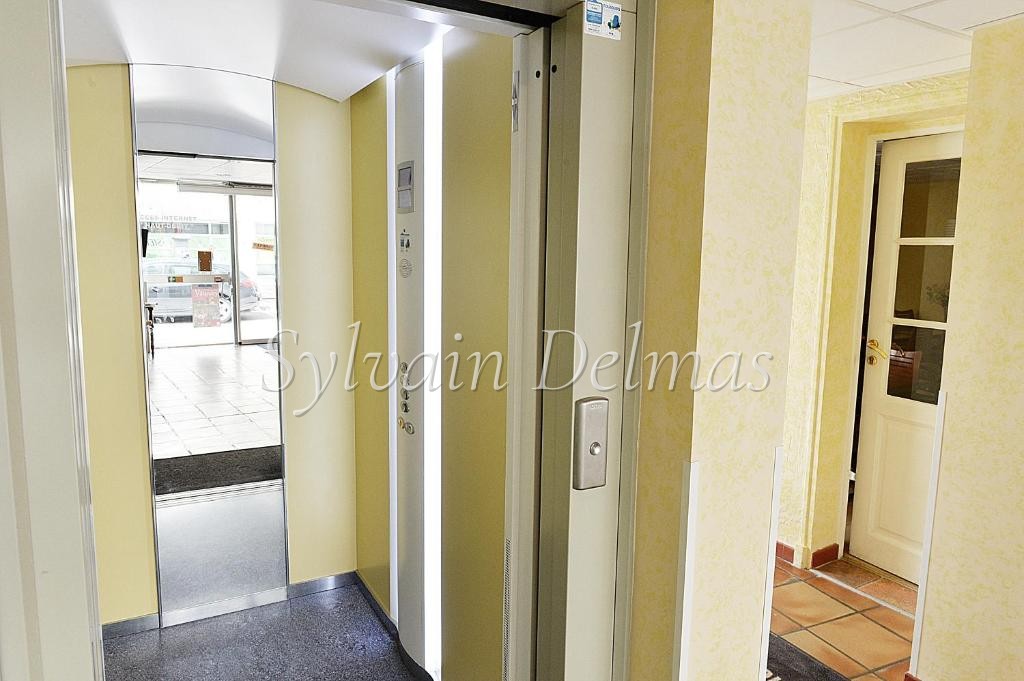 TOURS HÔTEL DE 23 CHAMBRES