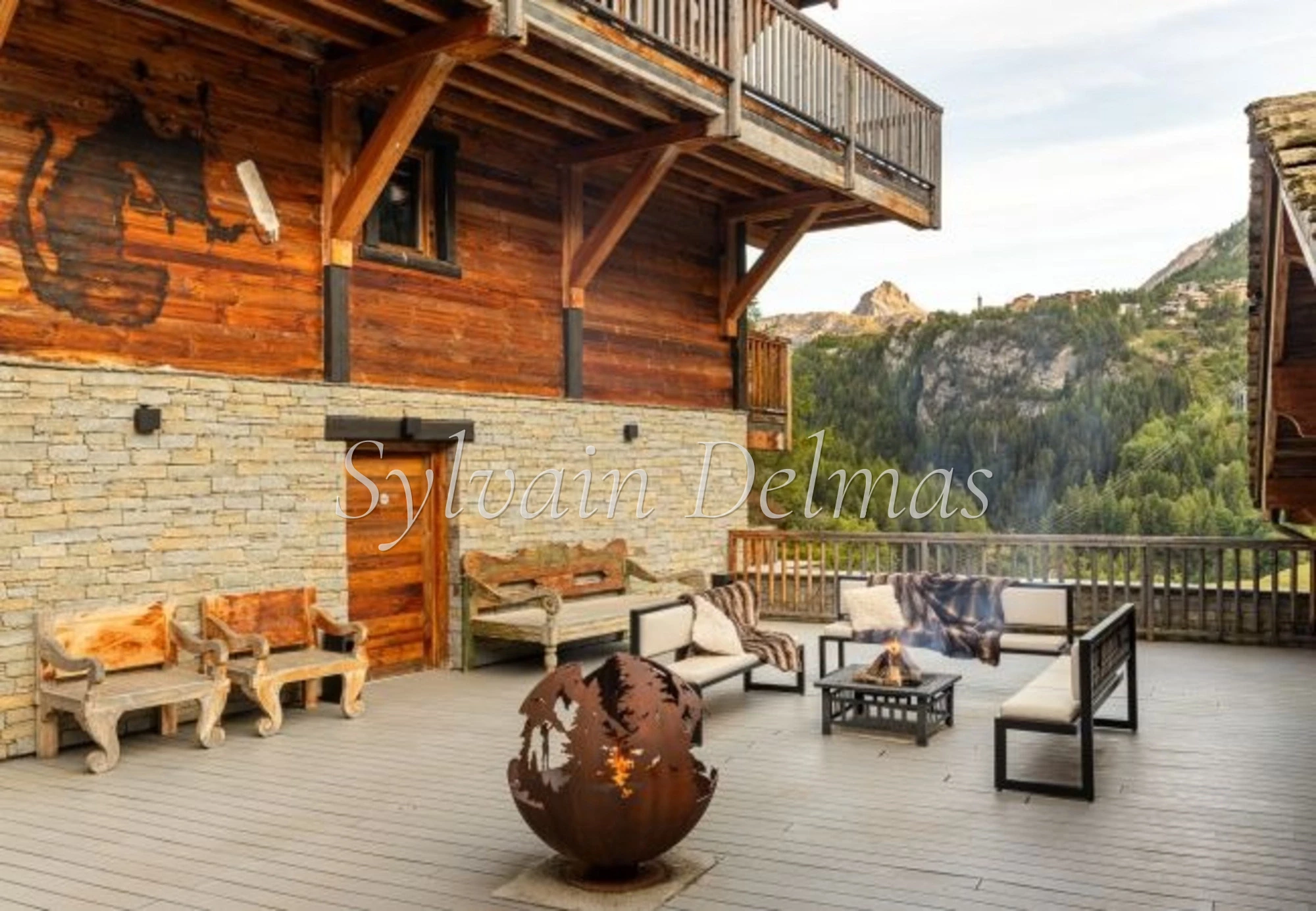 ENSEMBLE ALPIN ULTRA-PREMIUM de 3 400 m² à TIGNES (73) 5 Chalets haut de gamme , accès ski au pied, vue, piscine