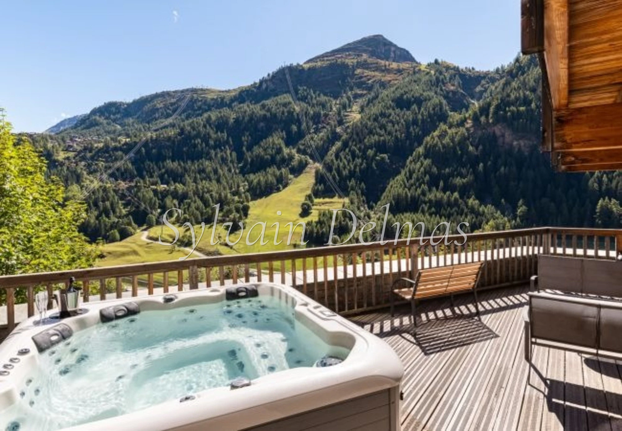 ENSEMBLE ALPIN ULTRA-PREMIUM de 3 400 m² à TIGNES (73) 5 Chalets haut de gamme , accès ski au pied, vue, piscine