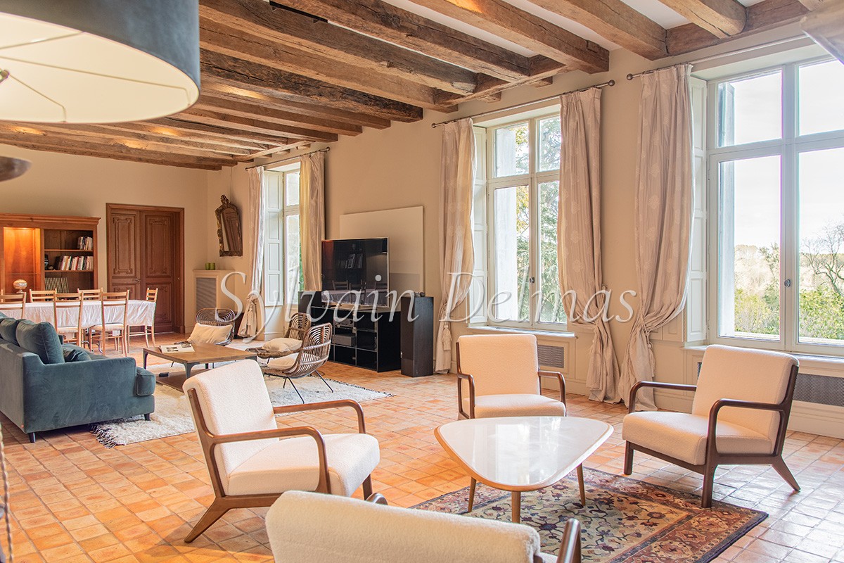 SUBLIME CHÂTEAU DU XV ET XIXème restauré