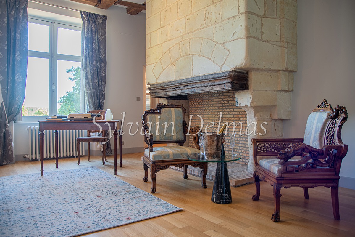 SUBLIME CHÂTEAU DU XV ET XIXème restauré